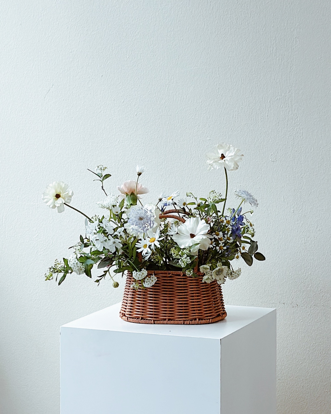 Mother's Day Workshop (10 May) - Fresh Flowers Garden Style Basket Arrangement