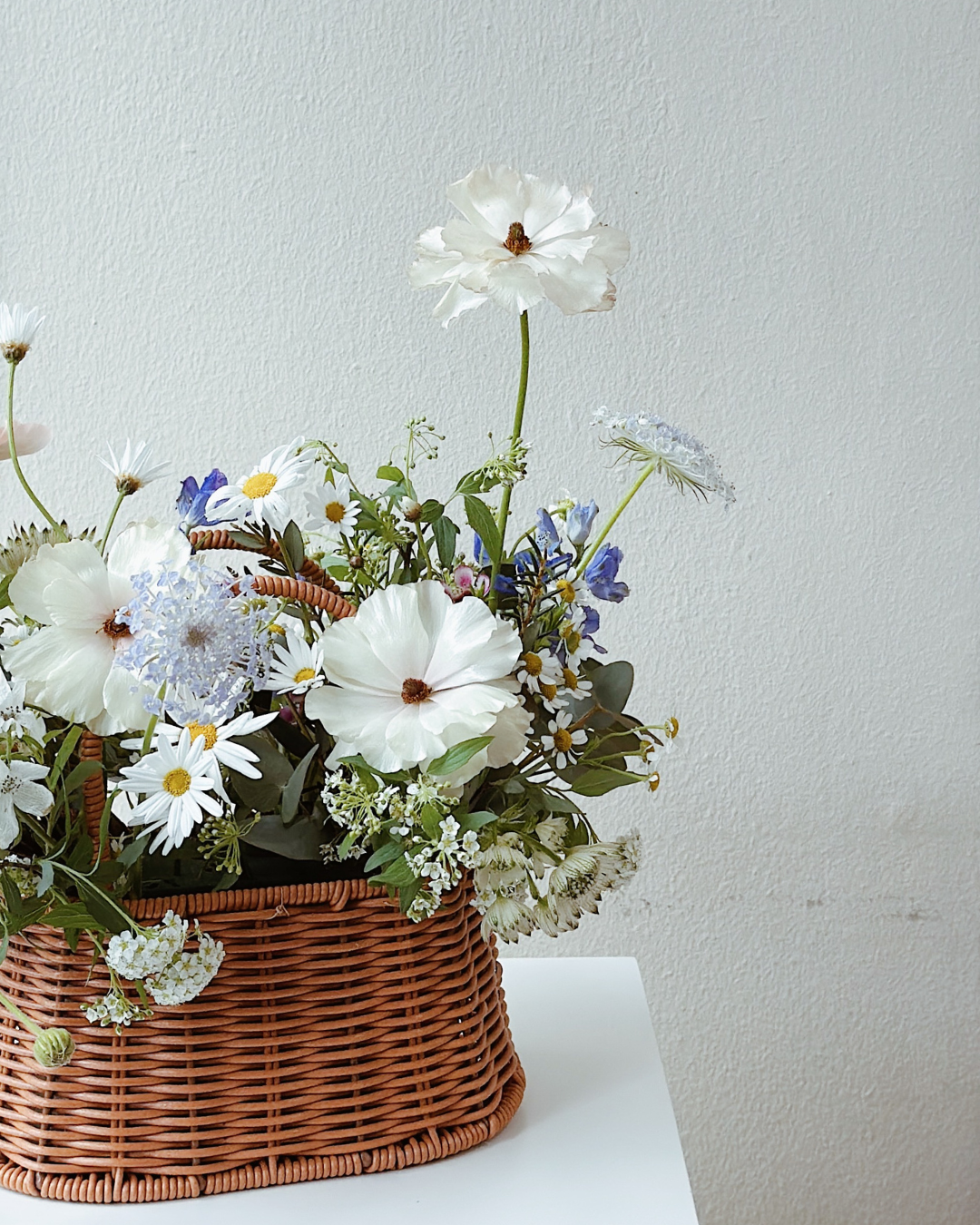 Mother's Day Workshop (10 May) - Fresh Flowers Garden Style Basket Arrangement