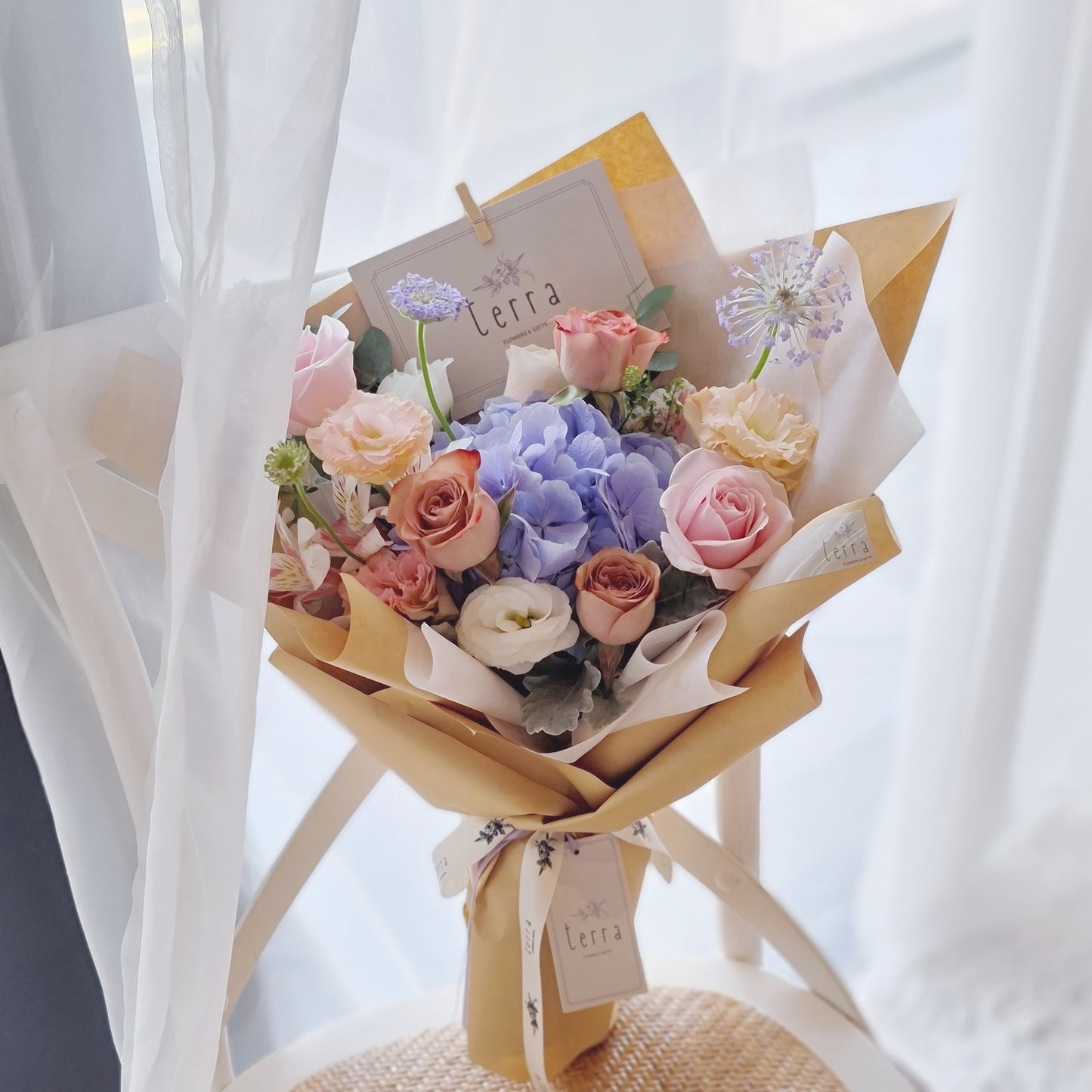 Bestseller - Meadow Sweet Lilac Hydrangea Bouquet