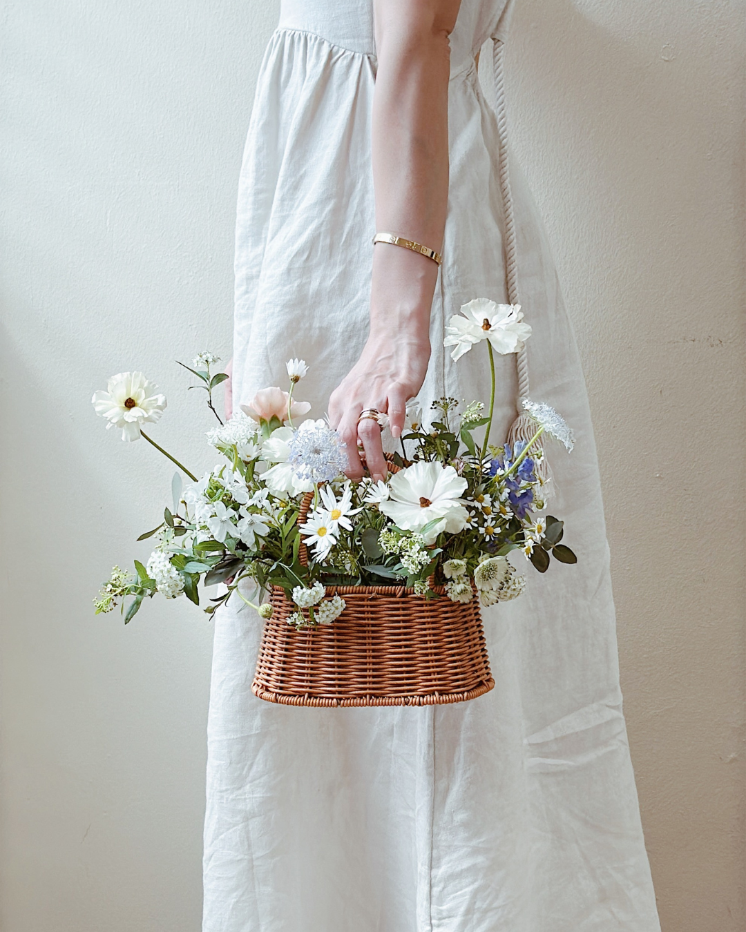 Mother's Day Workshop (10 May) - Fresh Flowers Garden Style Basket Arrangement