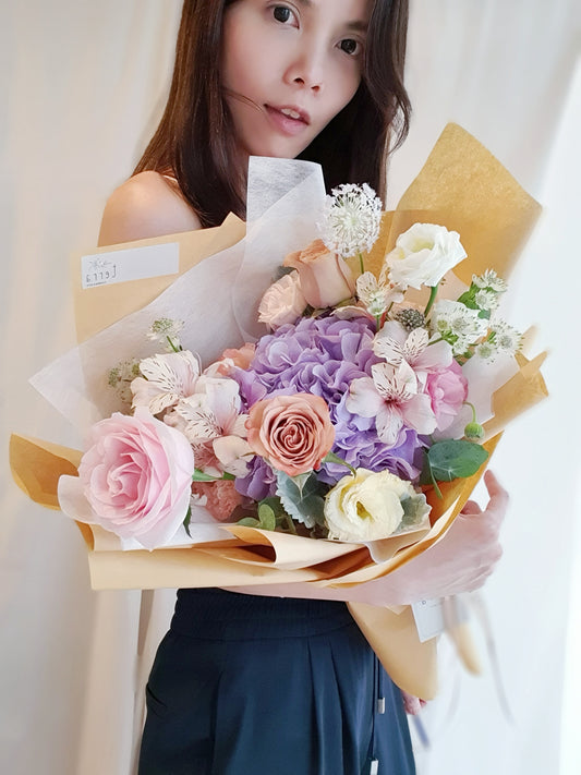 Bestseller - Meadow Sweet Lilac Hydrangea Bouquet