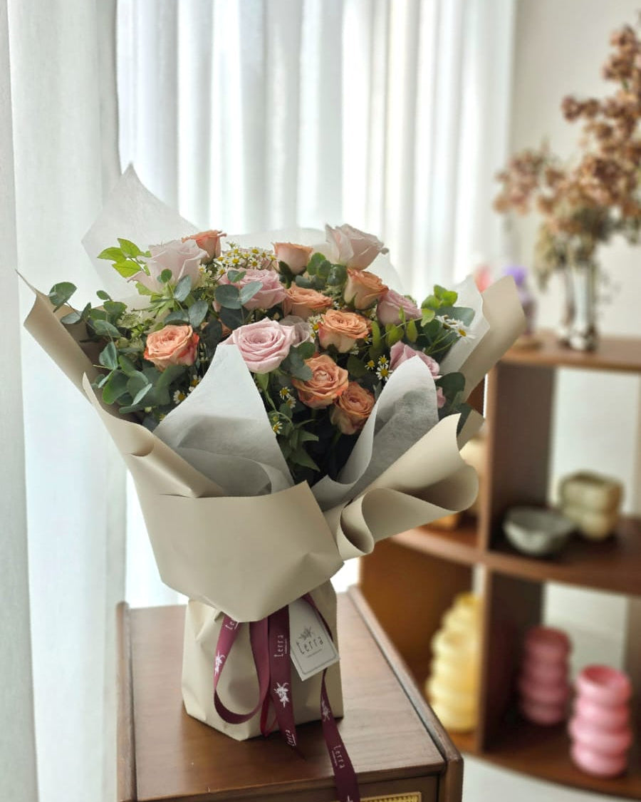 Blush pink and peach rose bouquet in airy garden style, romantic gift with same day delivery in Singapore
