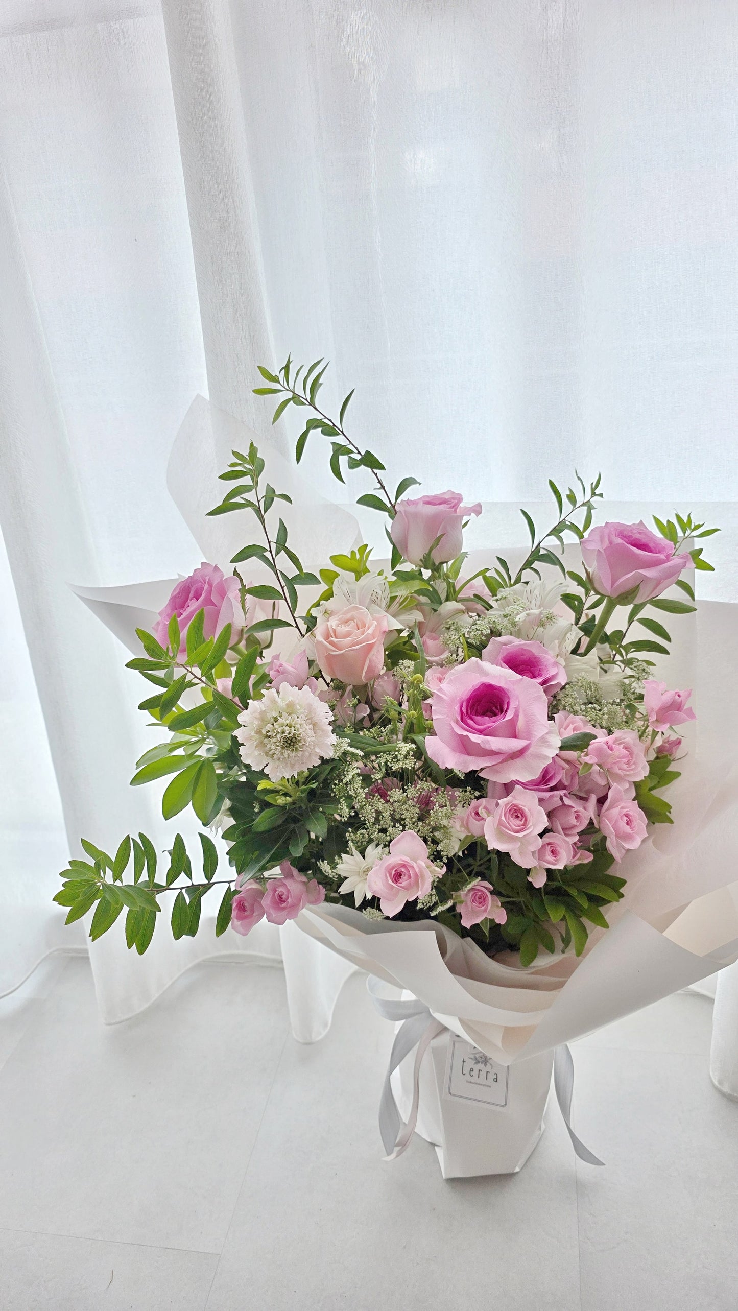 Soft pink rose bouquet handcrafted in Singapore. A romantic Valentine’s Day flower arrangement for heartfelt gifting. Available for delivery.